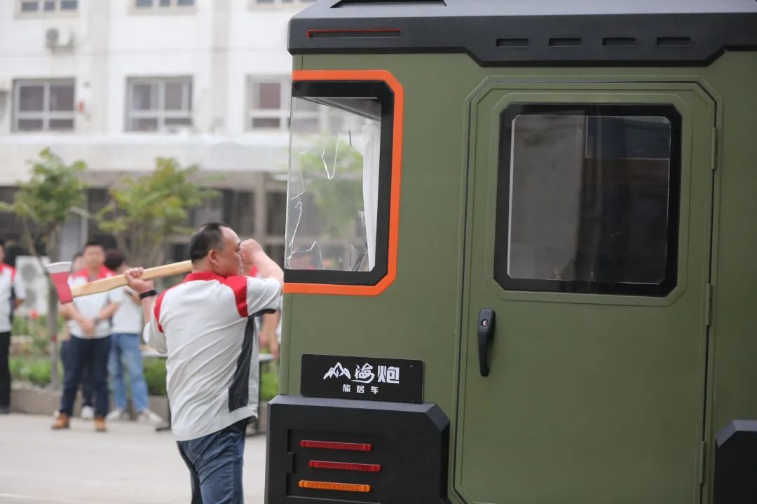 砸掉山海炮旅居車(chē)，覽眾房車(chē)究竟在搞什么？